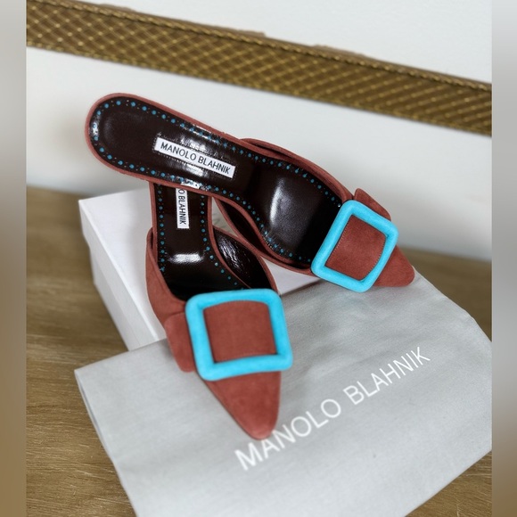 Manolo Blahnik Maysalebi Suede Buckle 
Kitten-Heel Mules 50 mm - Picture 8 of 10